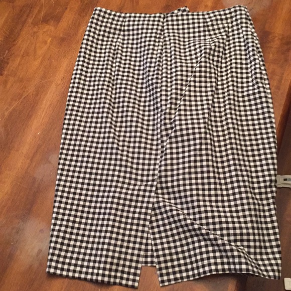 Black/White Gingham Print Skirt! - Picture 3 of 5